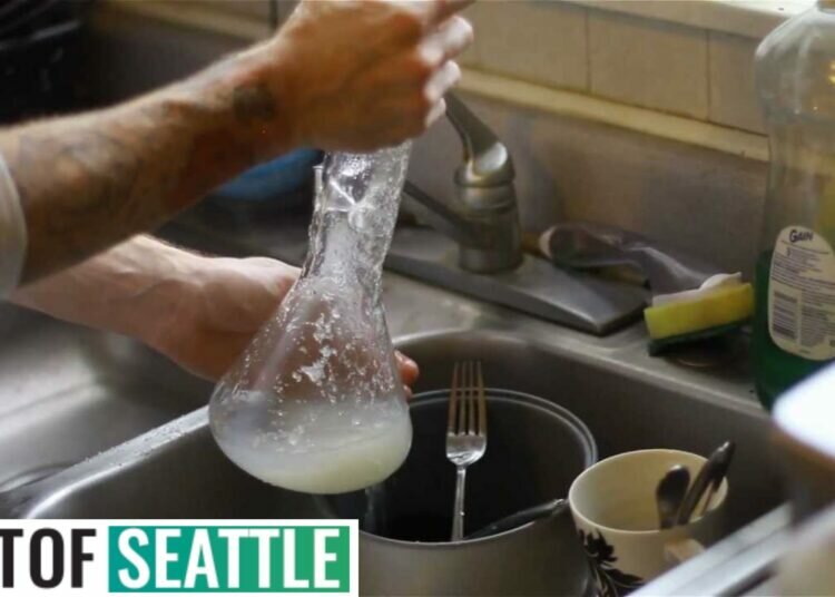 How to clean bong?